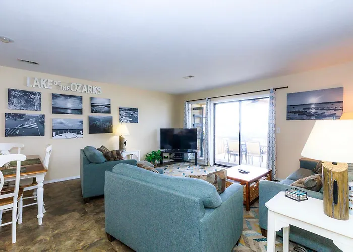 Pool Days & Water Fun Await: Lake Ozark Escape!
